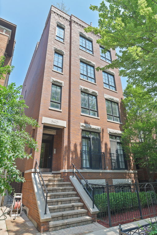 listing main photo