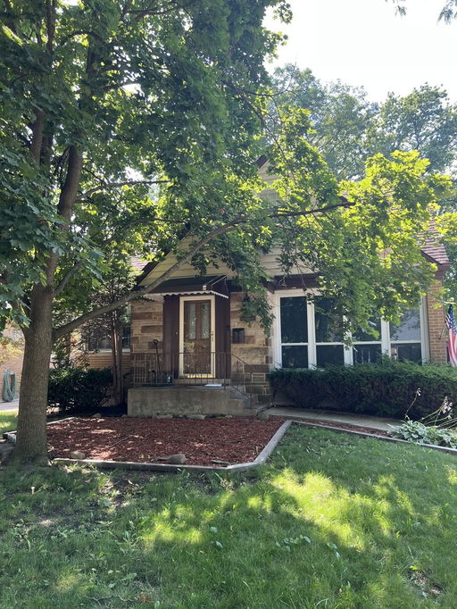 listing main photo