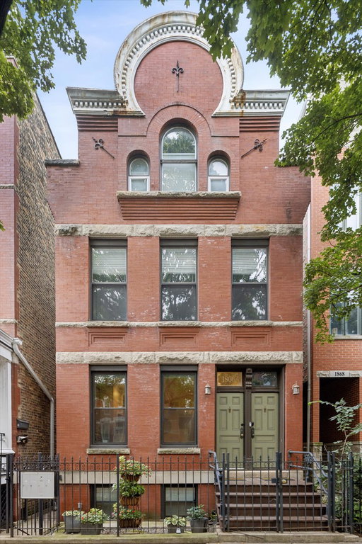 listing main photo