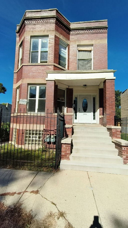listing main photo