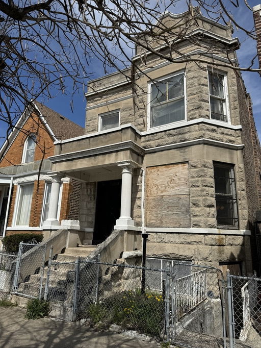 listing main photo
