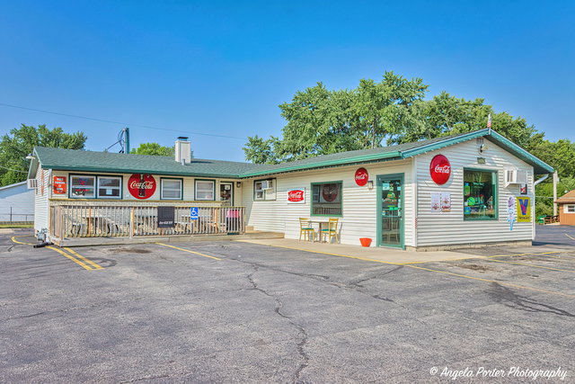 4911 W Elm St, McHenry, IL 60050
