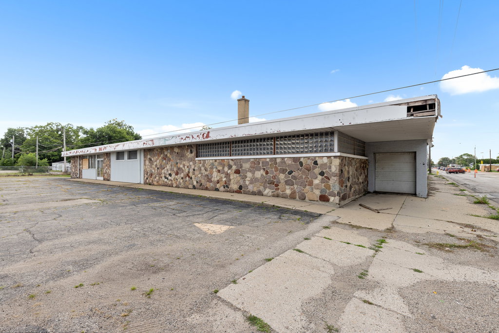 2111 11Th St, Rockford, IL 61104