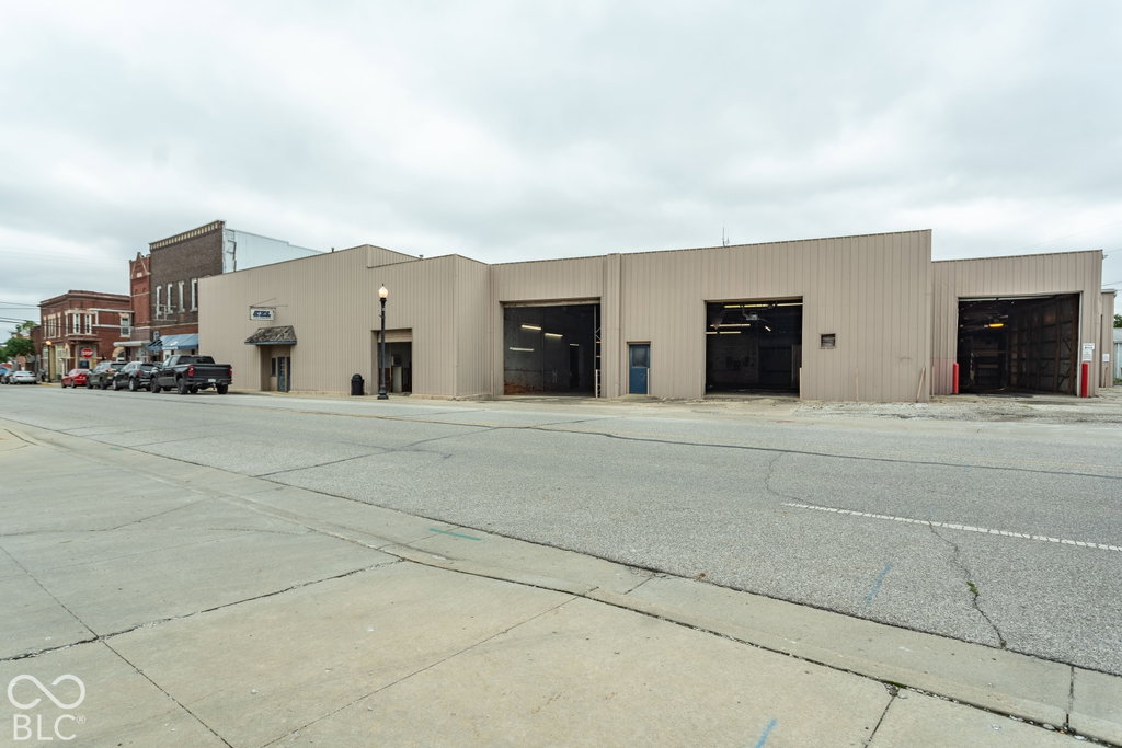 107 S Main St, Summitville, IN 46070