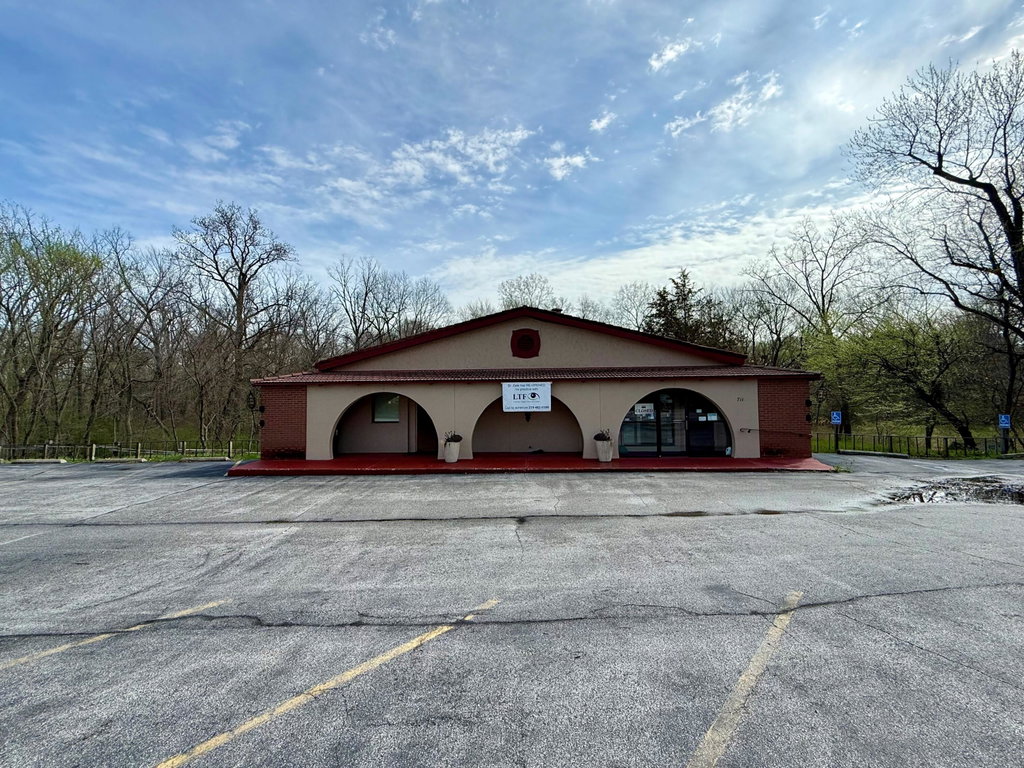 711 S Calumet Rd, Chesterton, IN 46304