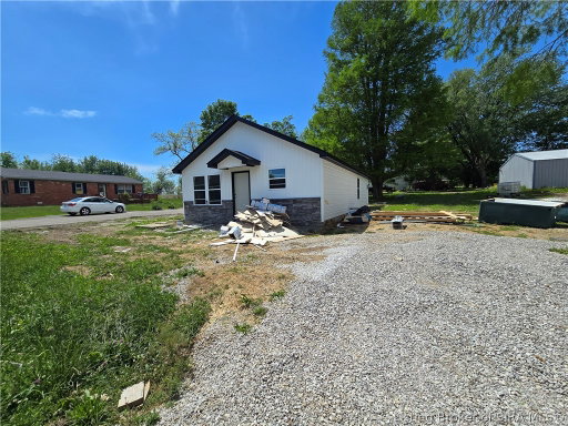 listing main photo