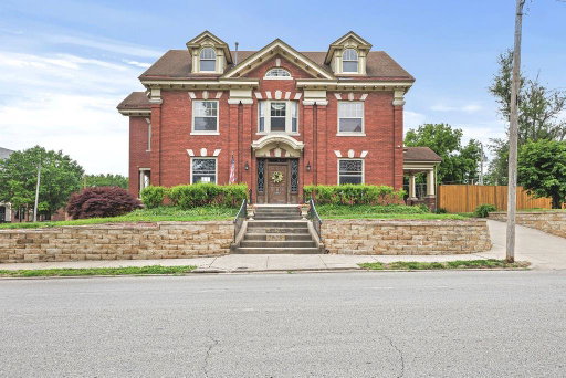 listing main photo