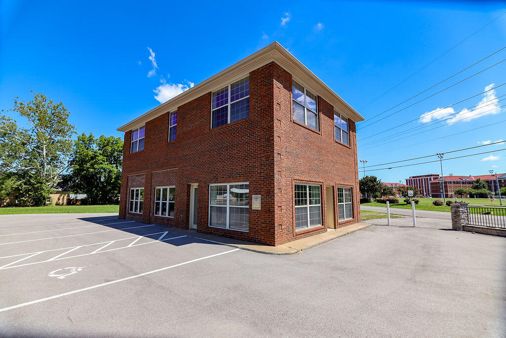 800 Coldwater Rd, Murray, KY 42071