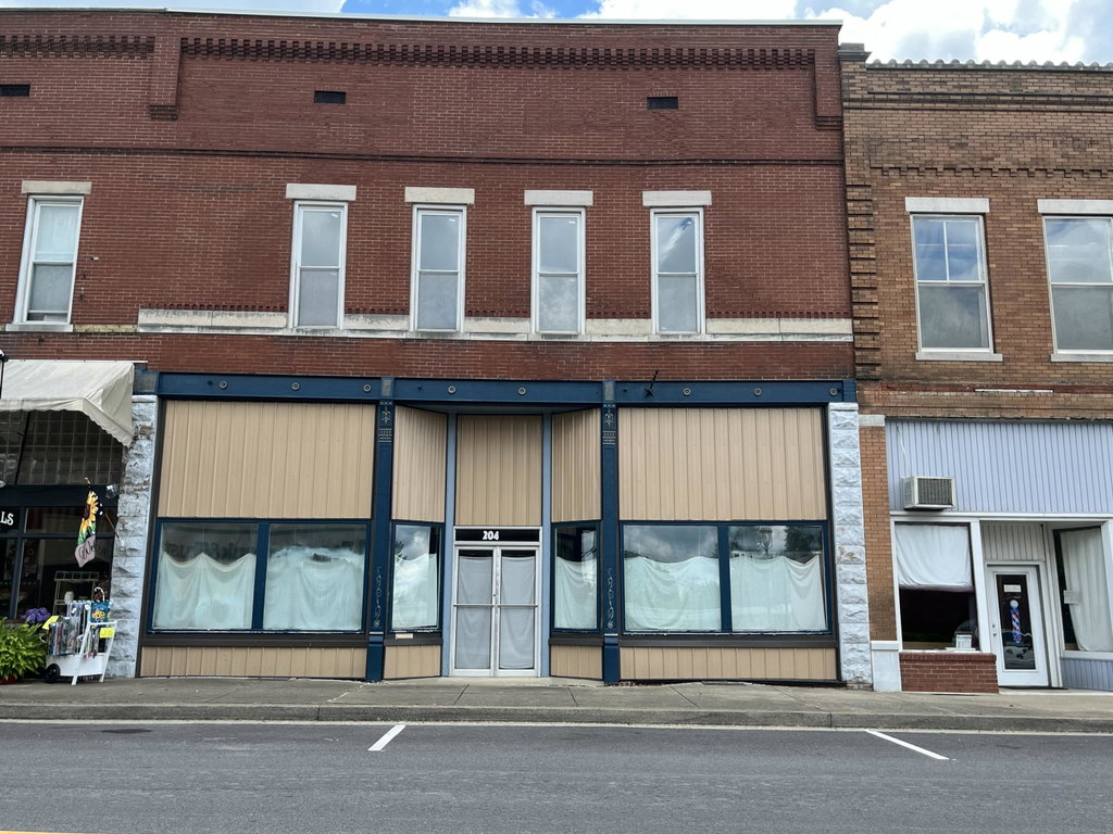 204 S Main St, Marion, KY 42064