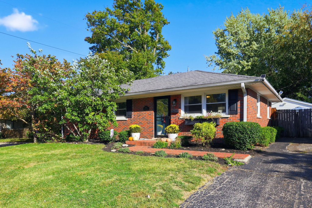 1028 Camellia Dr, Lexington KY 40504 Home for Sale