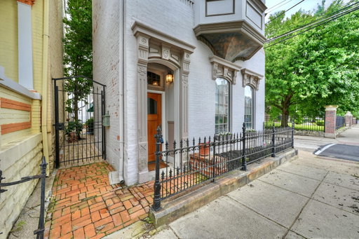 listing main photo