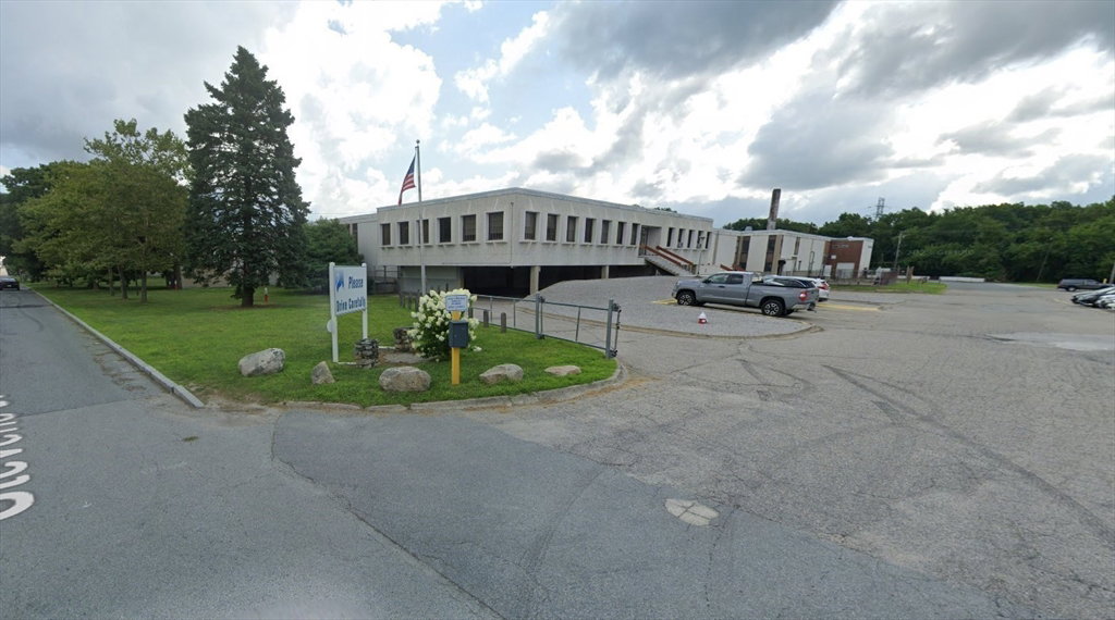 372 Stevens St, Fall River, MA 02721