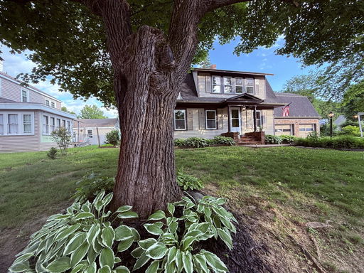 listing main photo
