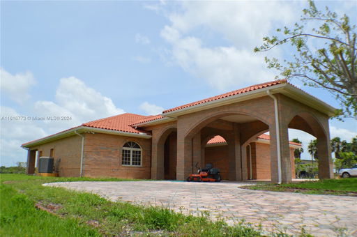 listing main photo