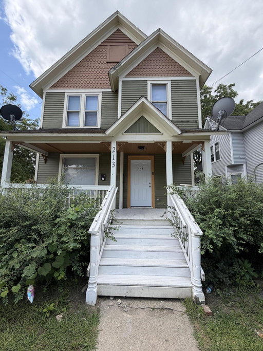 listing main photo