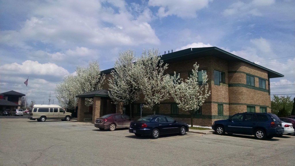 3587 Henry St, Norton Shores, MI 49441
