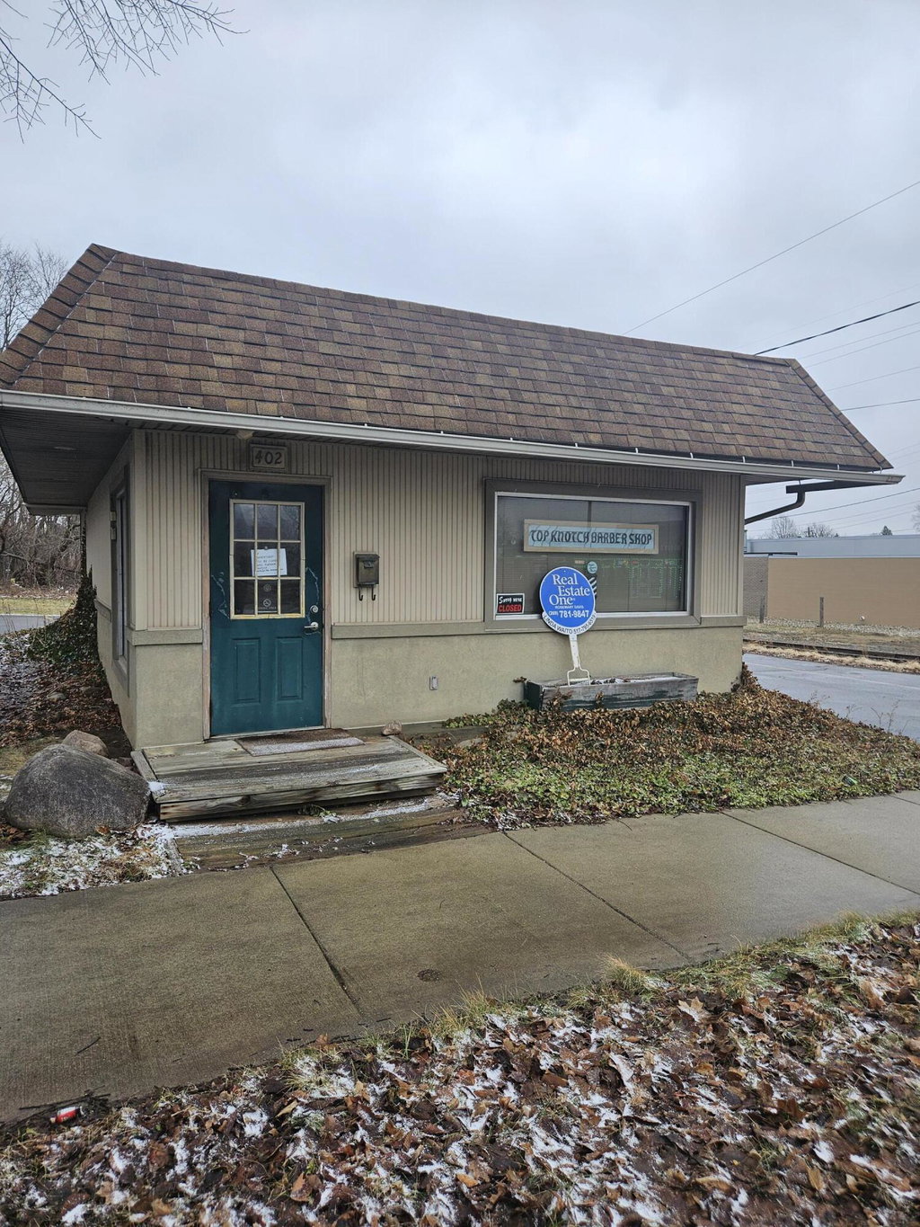 402 N Superior St, Albion, MI 49224