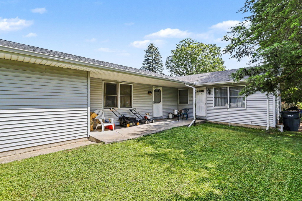 420 Fisher St, Berrien Springs, MI 49103