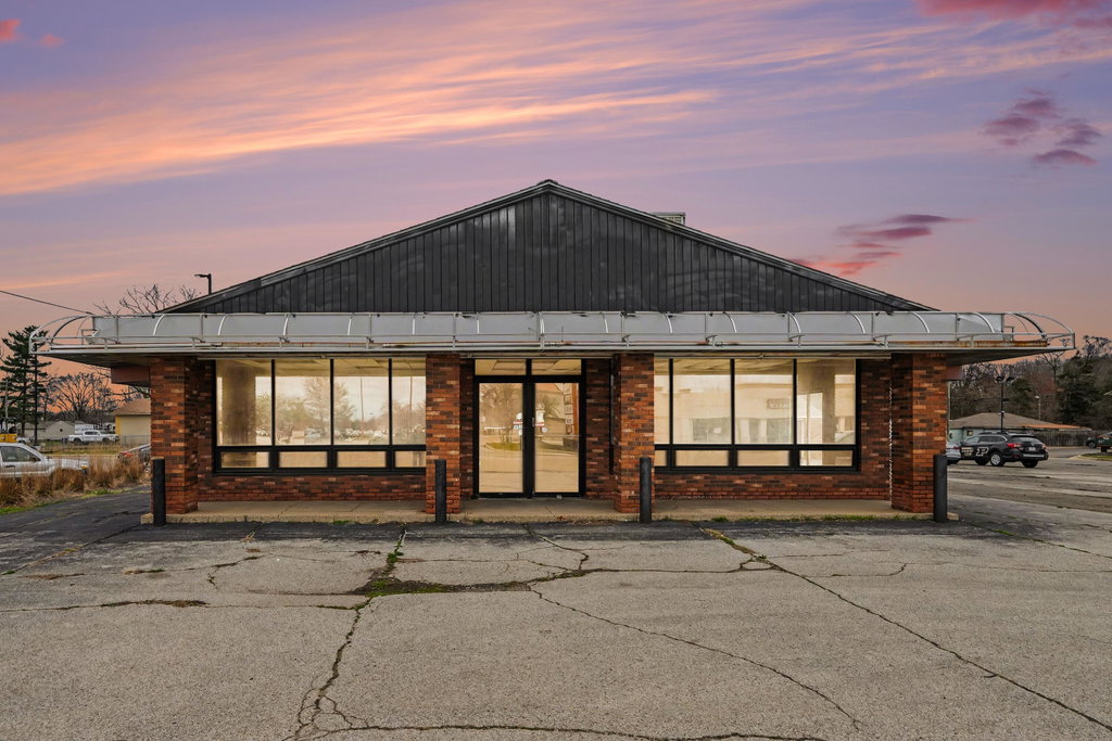 1015 E Napier Ave, Benton Harbor, MI 49022