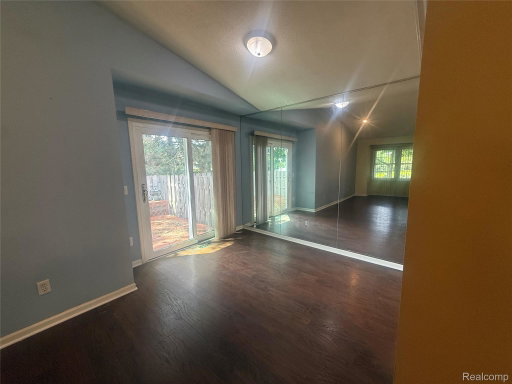listing main photo