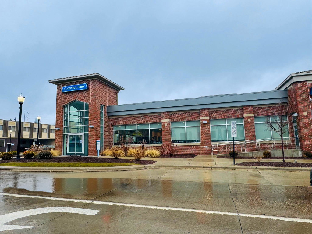 301 N Jackson St, Jackson, MI 49201