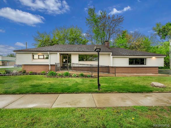 10424 Pelham Rd, Taylor, MI 48180