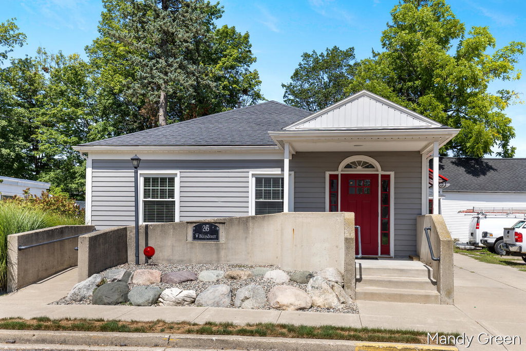 25 W Beech St NE, Cedar Springs, MI 49319