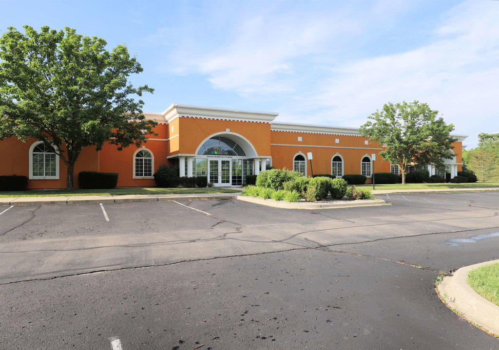 1055 Charter Dr, Flint, MI 48532