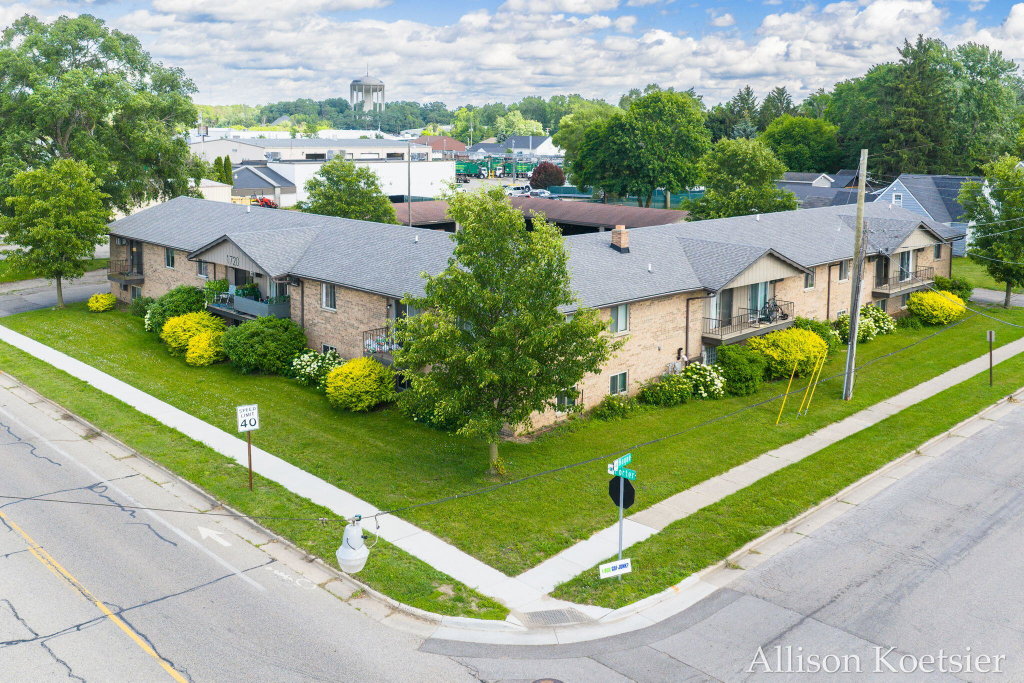 1720 Porter St SW, Wyoming, MI 49519