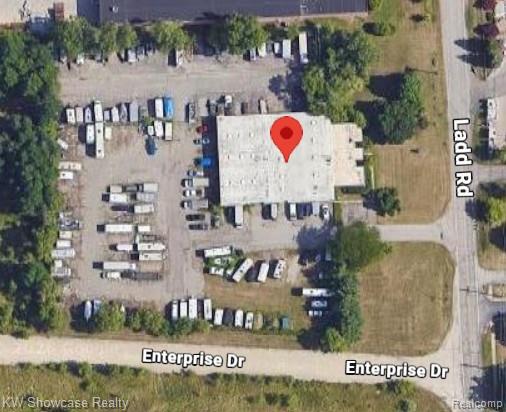 949 Ladd Rd, Walled Lake, MI 48390