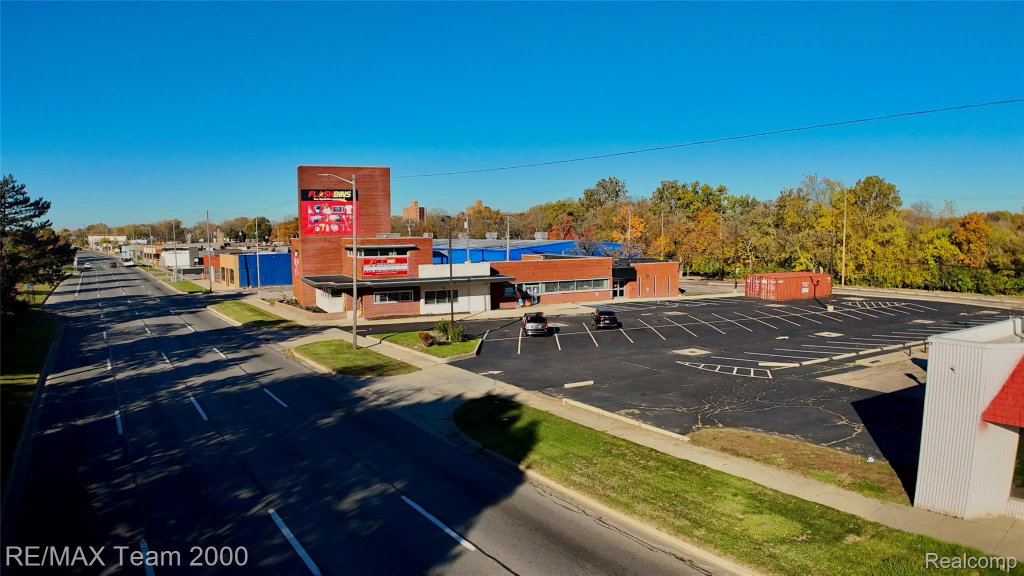 27020 Michigan Ave, Inkster, MI 48141