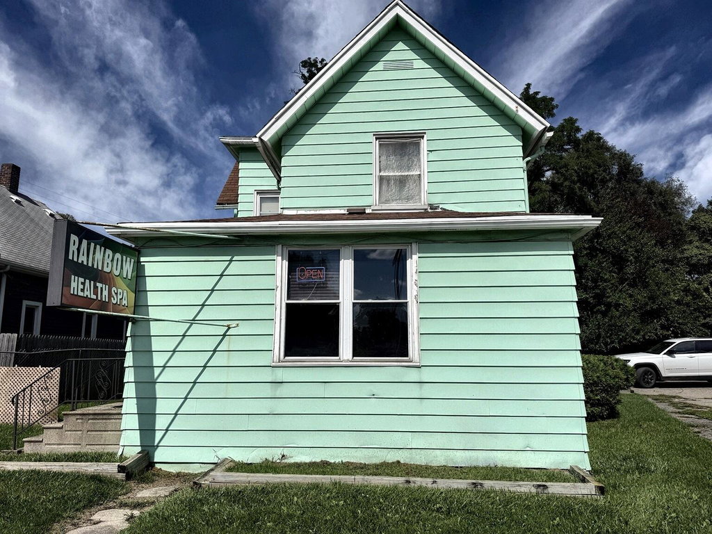 2206 E Michigan Ave, Jackson, MI 49202