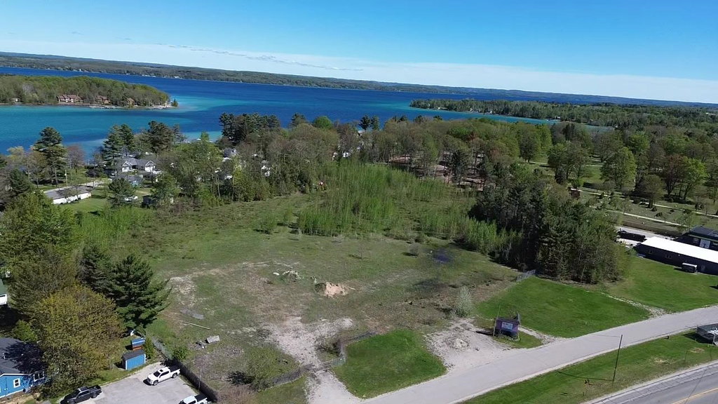 875 Green St, Elk Rapids, MI 49629