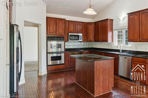 listing main photo