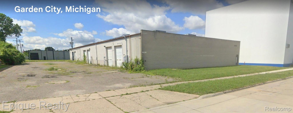 32841 Parklane St, Garden City, MI 48135