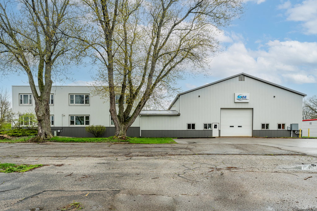 320 Park St, Coloma, MI 49038