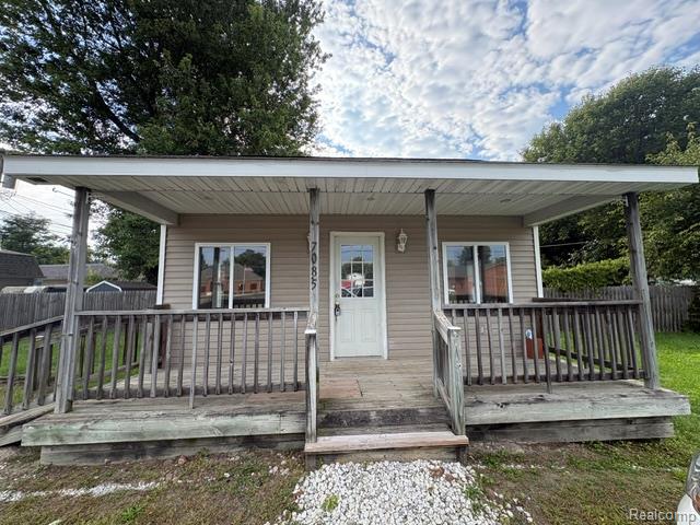 7085 Lakeshore Rd, Burtchville Township, MI 48059