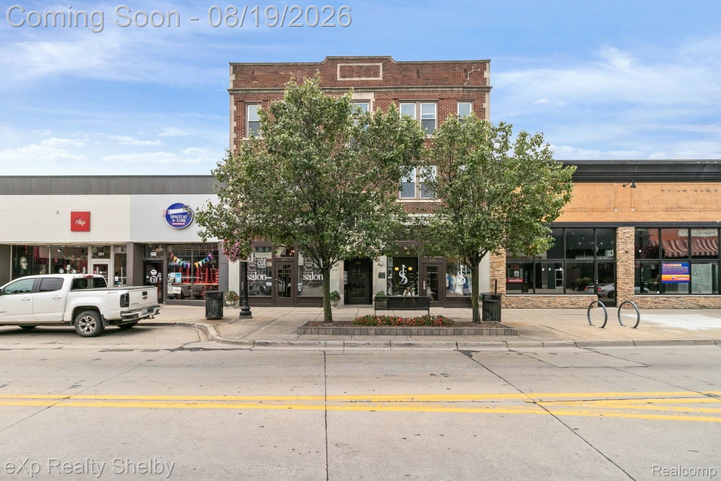 259 W 9 Mile Rd, Ferndale, MI 48220