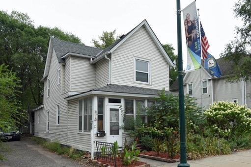 listing main photo
