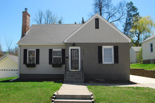 listing main photo
