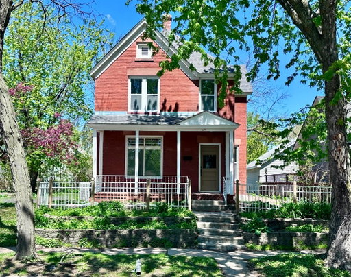 listing main photo
