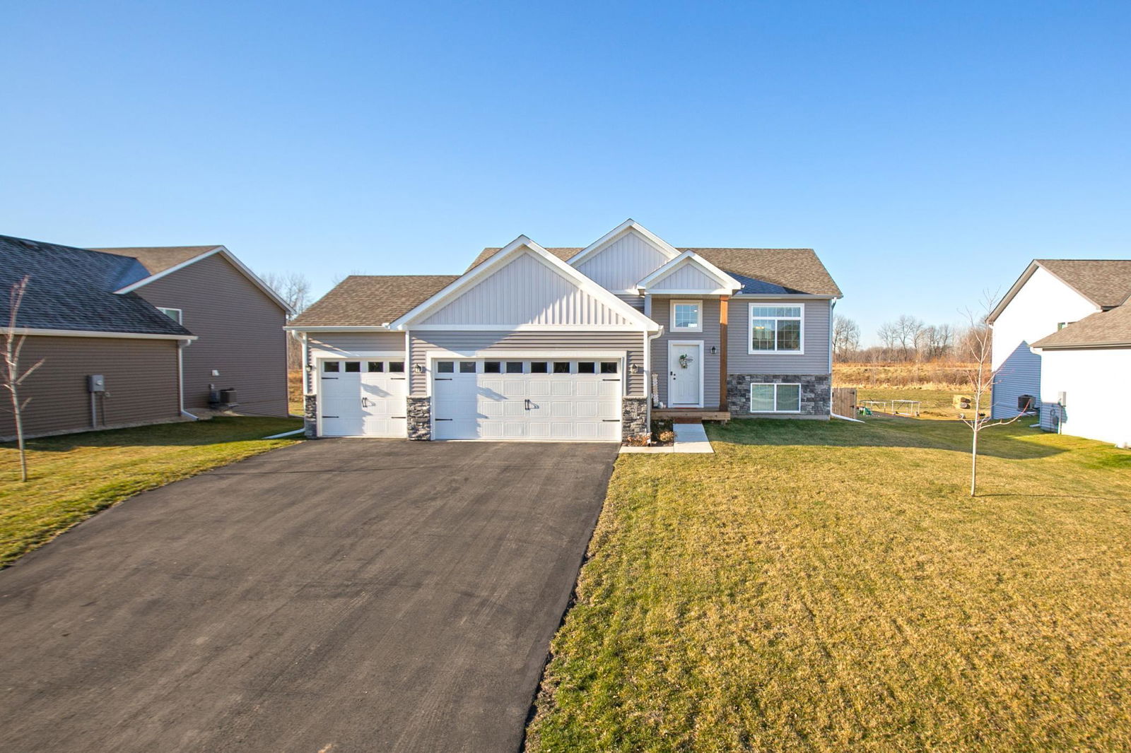 323 2nd St NW, Mayer, MN 55360 Home for Sale