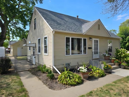 listing main photo