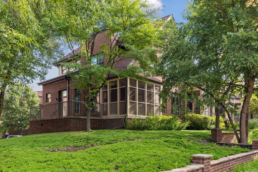 listing main photo