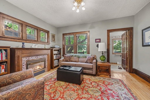 listing main photo