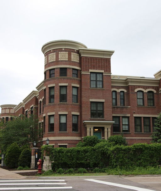 listing main photo