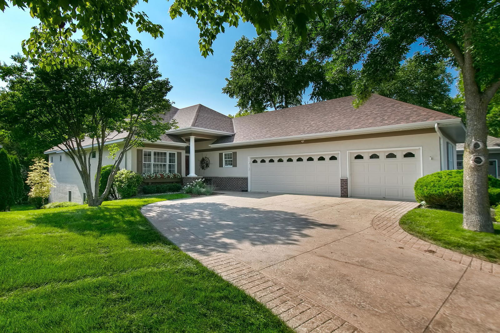 866 Nine Mile Cove N, Hopkins, MN 55343 Home for Sale