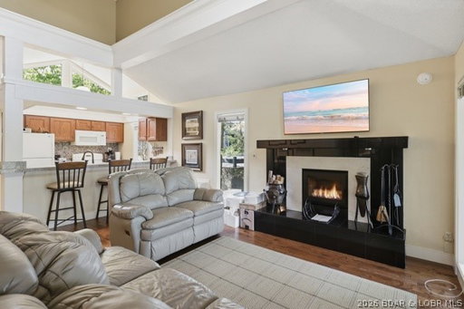listing main photo