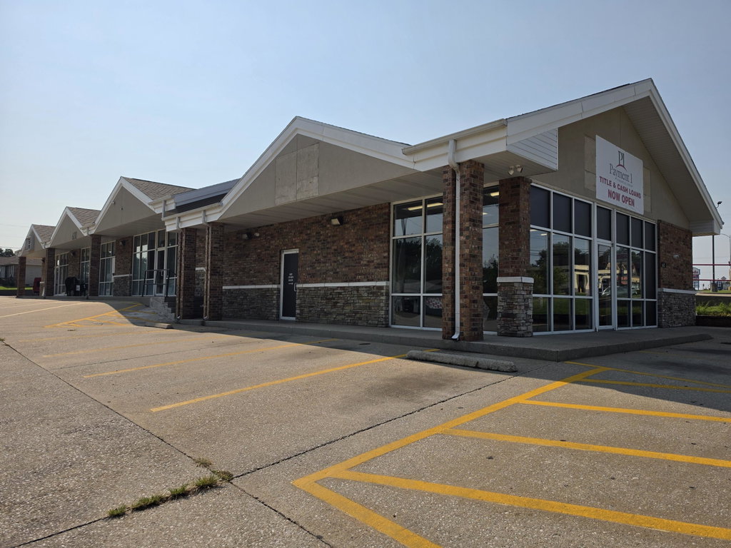 610 E Buffalo St, Bolivar, MO 65613