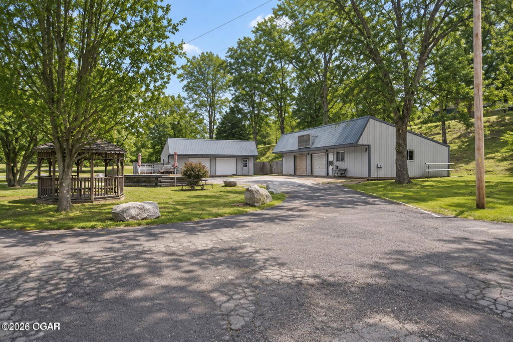 17 Stoneville Ln, Anderson, MO 64831
